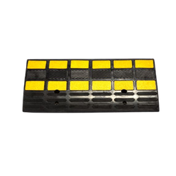 [KRR150] Recycled rubber kerb ramp hi-vis - 610mm Wide x 400mm Deep x 150mm High